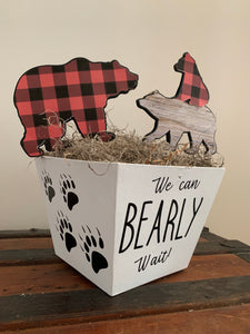 Outdoor adventure Animal Centerpieces